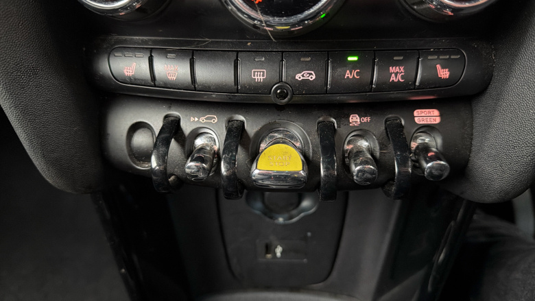 MINI Hatchback 135kW Cooper S Level 2 33kWh 3dr Auto Electric Hatchback